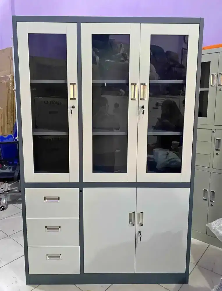 LEMARI 1/2 KACA 3 PINTU