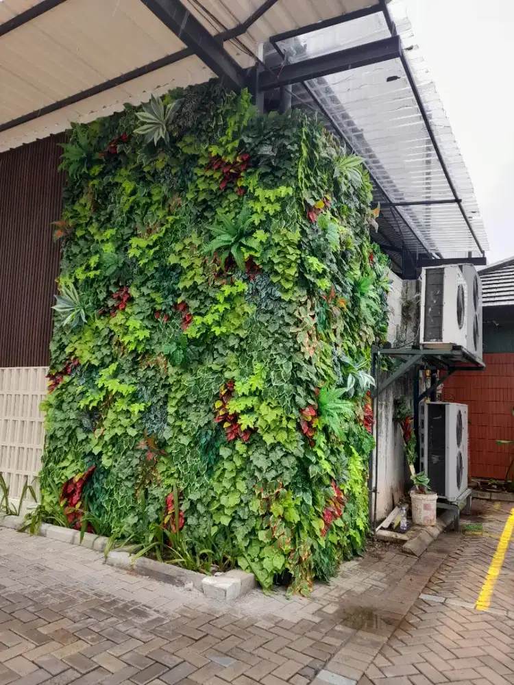 Vertical Garden-Taman Vertical Garden Sintetis Dgn Nuansa Green