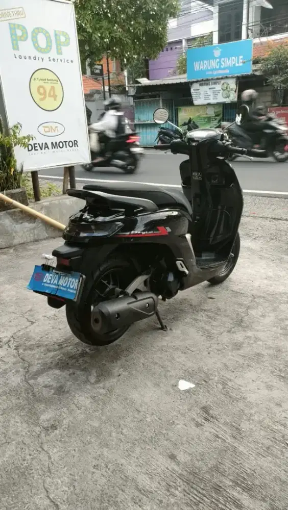 Stylo hitam Deva motor