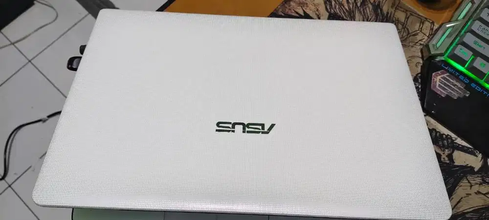 Jual Laptop Asus X401U AMD C60 Ram 2GB