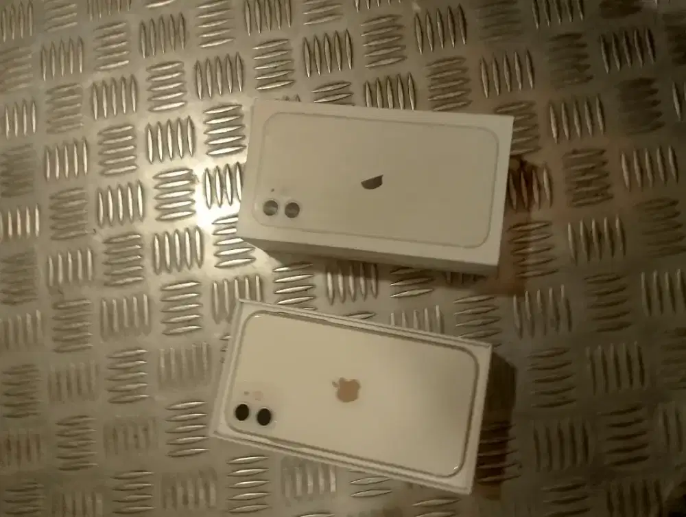 Iphone 11 128gb jaringan LTE