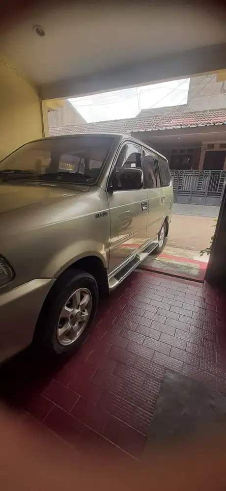 Toyota Kijang 2004 Bensin
