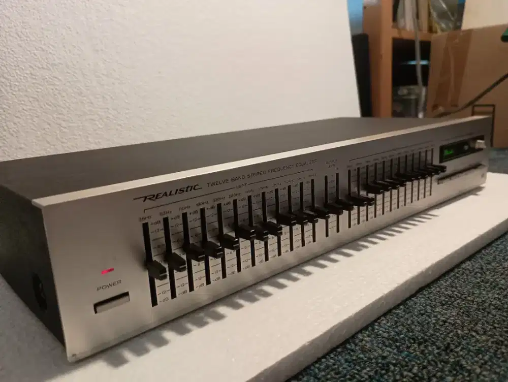 Equalizer Realistic 10-2010 12 Band