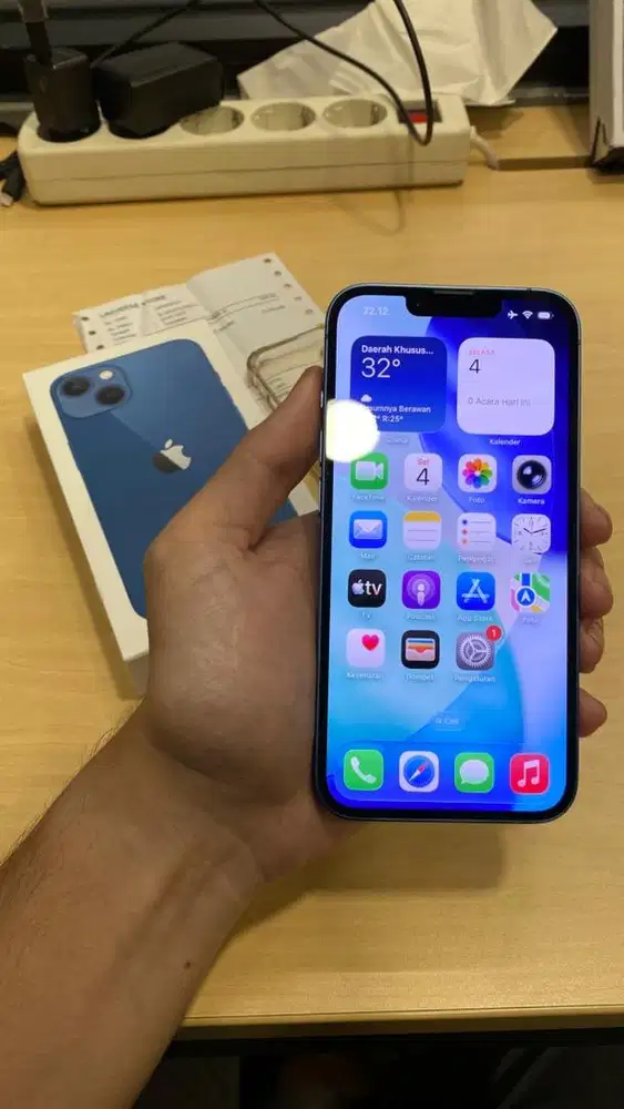 Jual iPhone 13 Blue 128gb IBOX