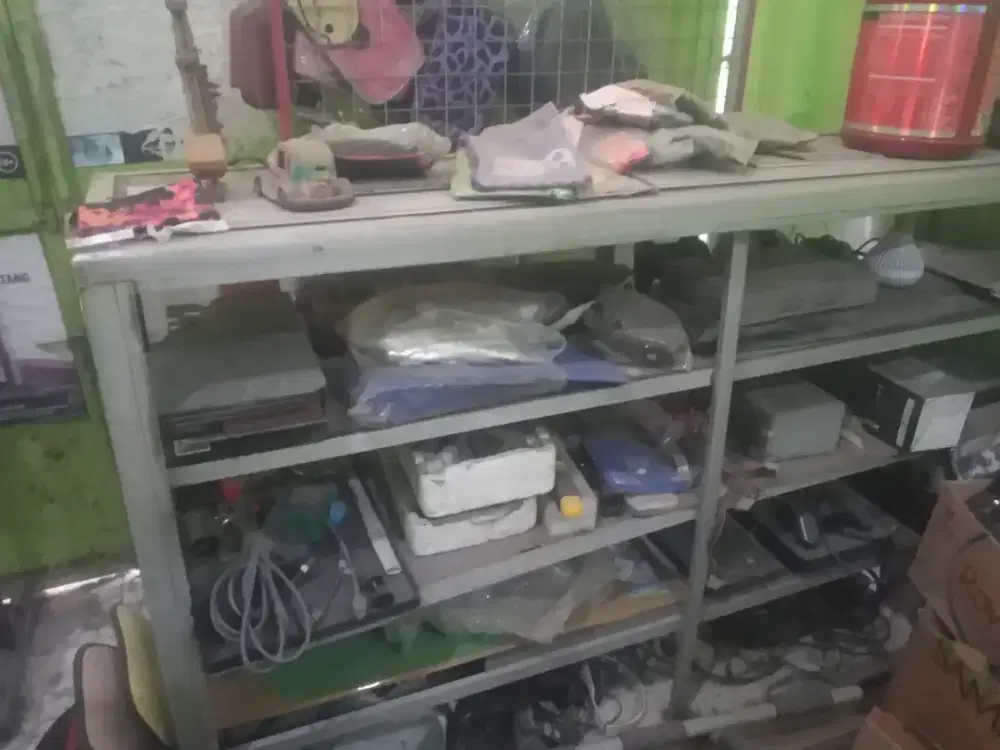 Etalase untuk usaha jualan