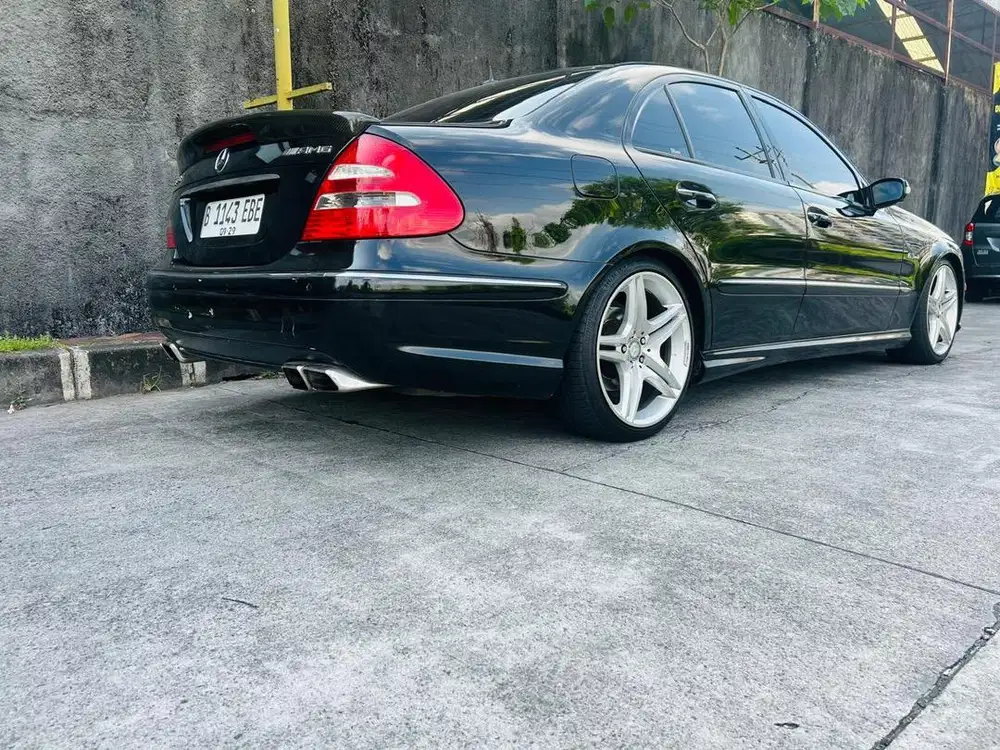 Mercedes Benz E240 Avantgarde panoramic mercy W211 thn 2004 bisa tt