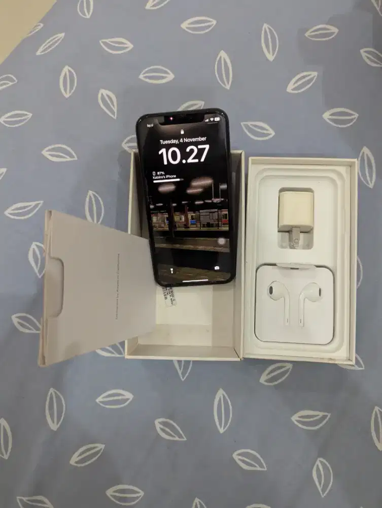 iPhone xs 64gb inter