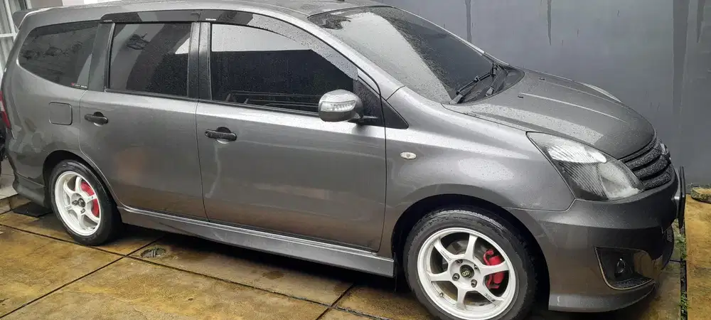 Nissan Grand livina 2013 Bensin