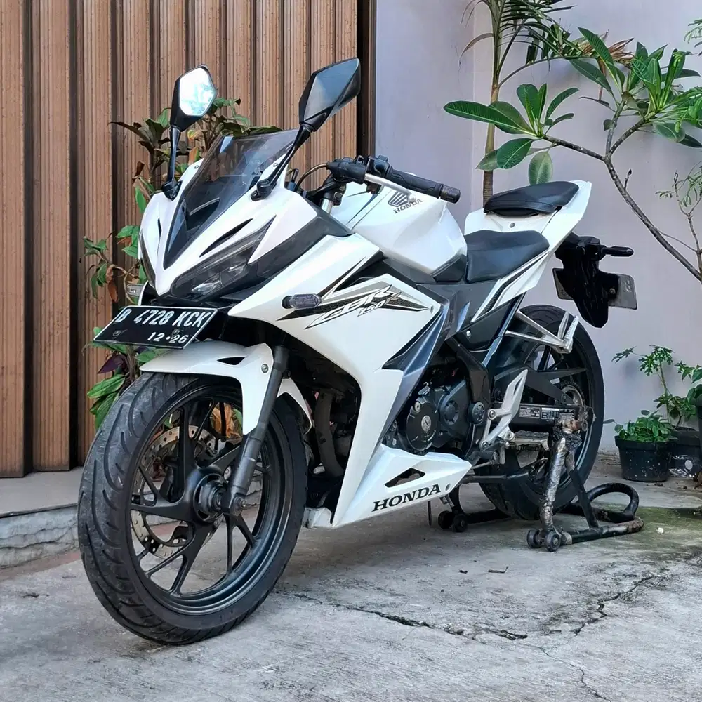 [PAJAK HIDUP] All New Honda CBR 150 CC Facelift  Tahun 2016 ISTIMEWA