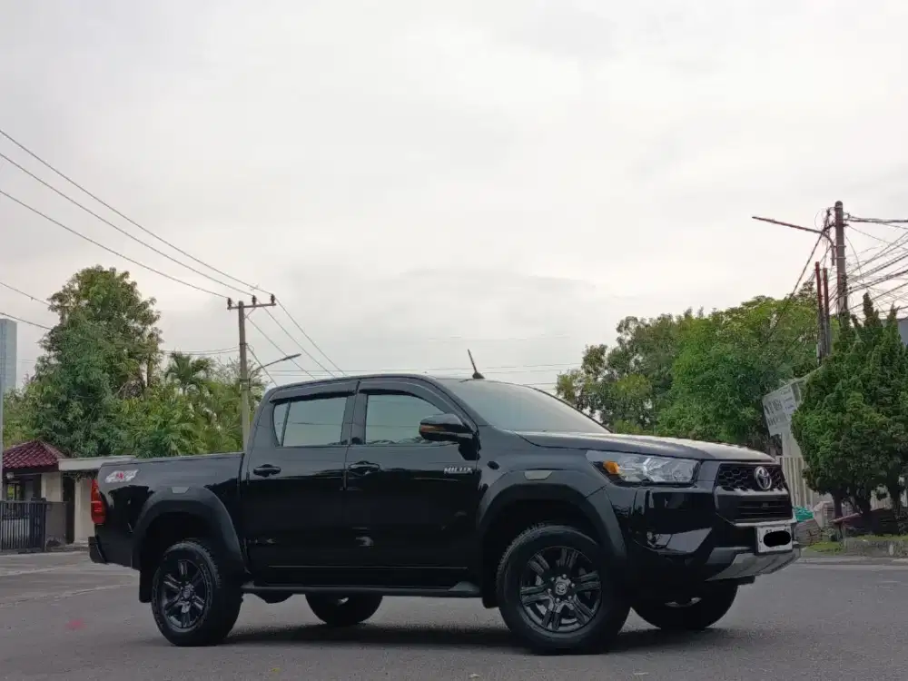 [KM:18rb'an] Toyota Hilux G Double Cabin 4x4 Manual Diesel Full Ori