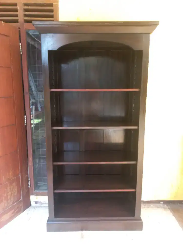Bookshelf / Rak buku