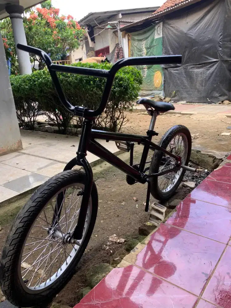 Sepeda BMX 20 inch