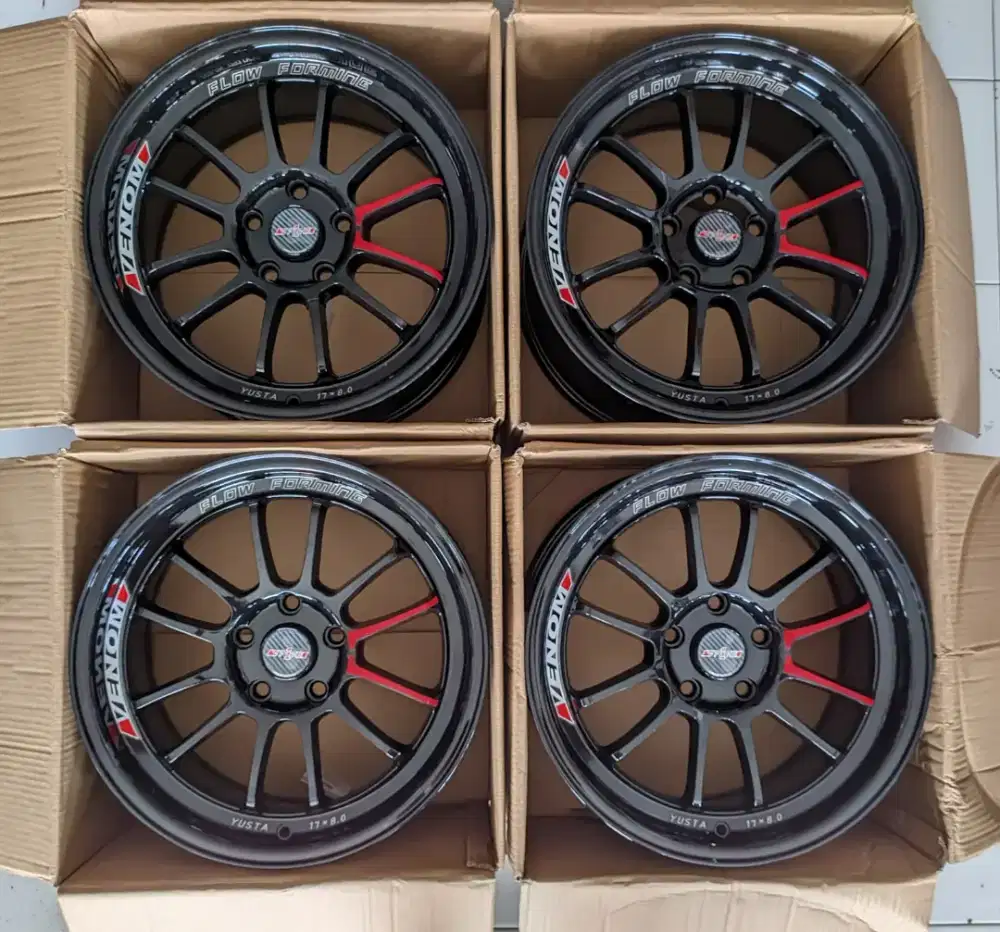 R17 Venom 5 PCD 5x114 L8 ET40 Original Thailand