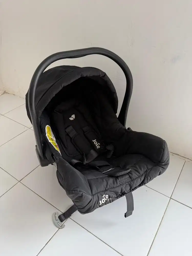 Preloved car seat joie newborn