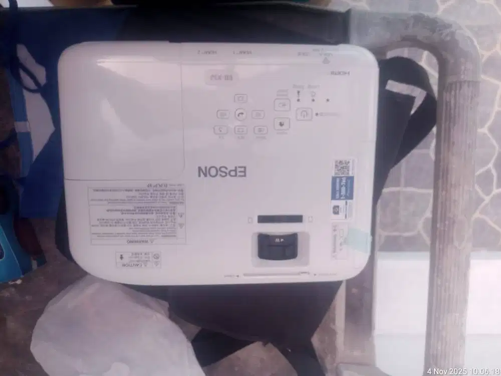 Proyektor EPSON EB-X52 (3.800 Lumens)