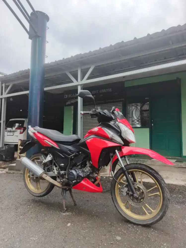 Honda CS1 motor bandel