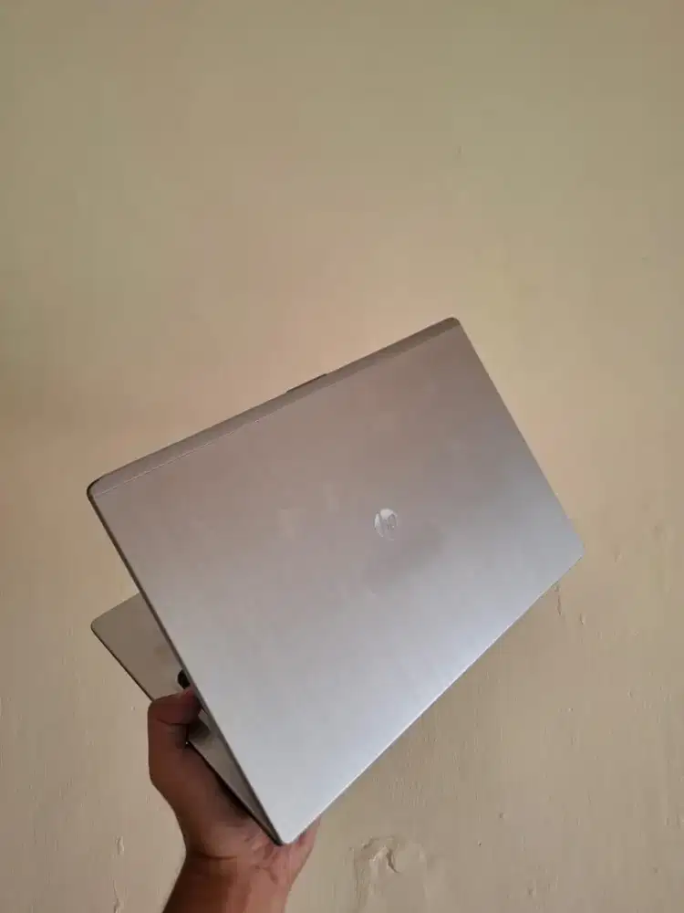 Laptop HP Folio 13 mulus siap pake di jual aja nih