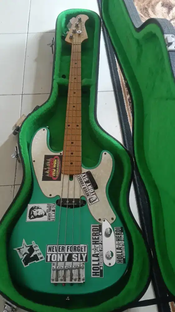 Guitar Bass Costum Premium