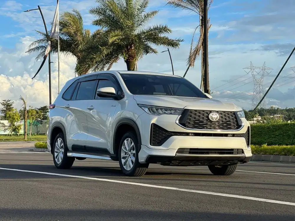 Toyota Innova Zenix V Modellista 2023