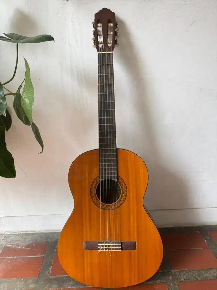 (DIJUAL CEPAT) Yamaha Gitar Klasik C40 Natural