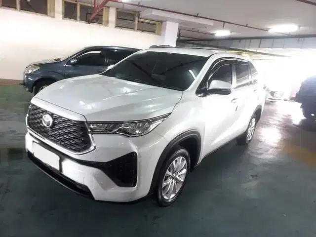 Like New Toyota Kijang Innova Like New 2.0 Zenix V CVT Bensin-AT