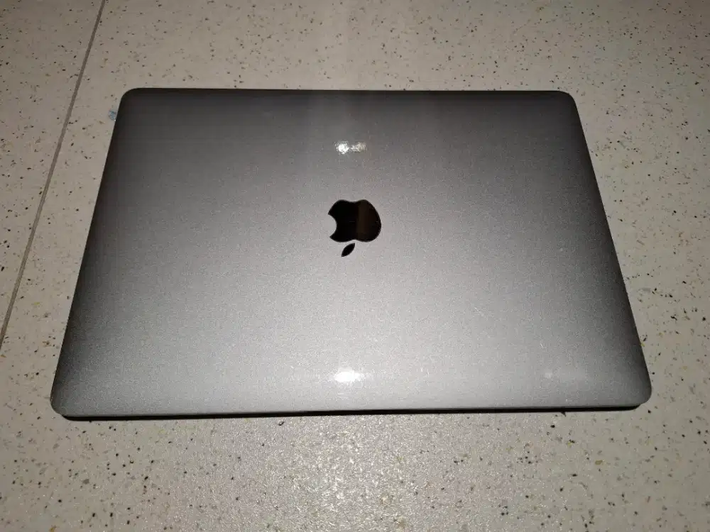 JUAL MACBOOK AIR M1 SPACE GRAY