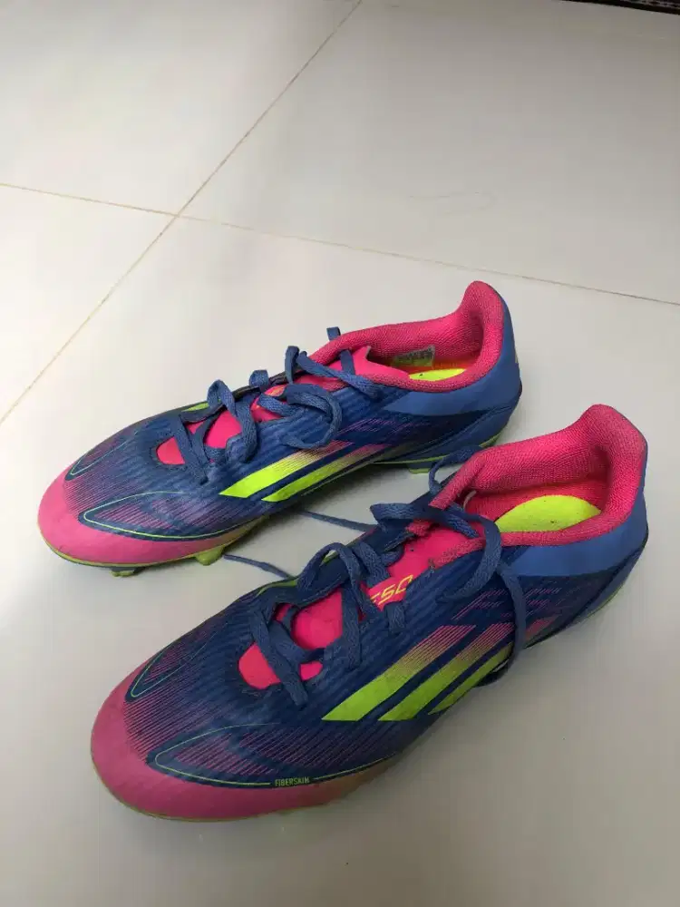 Sepatu Bola Adidas F50