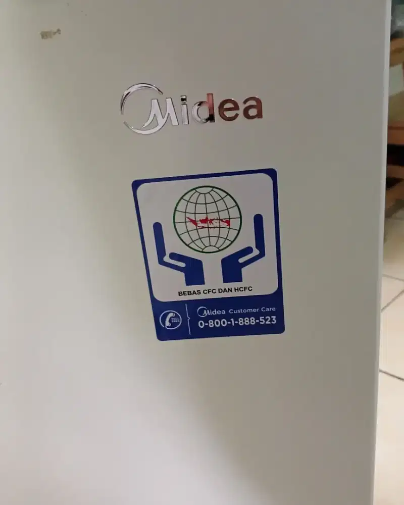 Jual cepat freezer midea