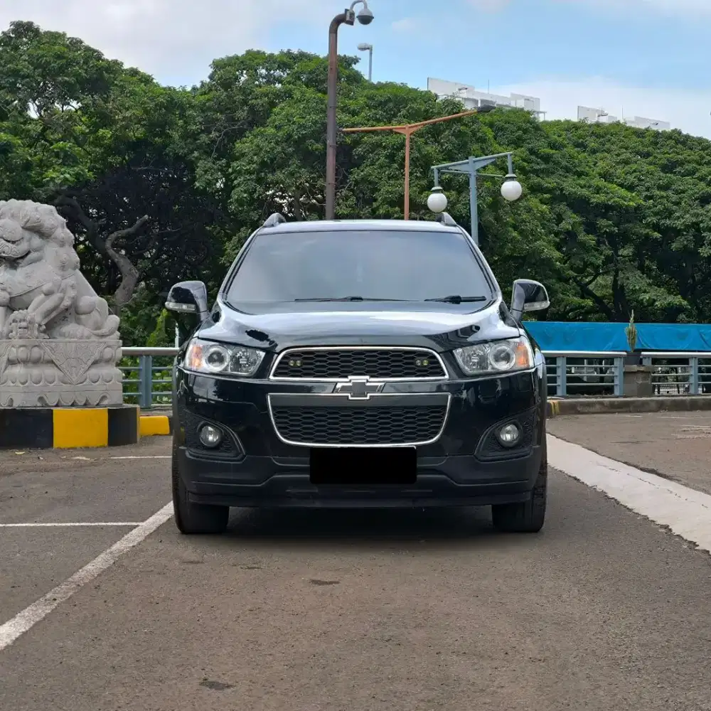 Chevrolet Captiva disel FL2 matic tahun 2015 warna hitam