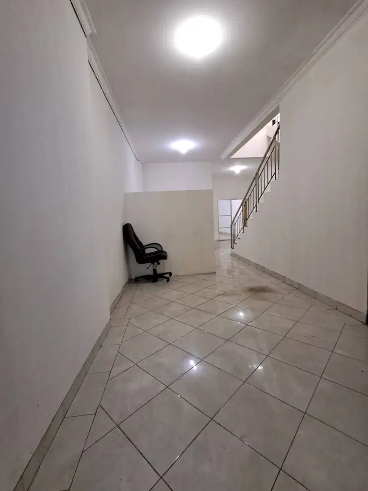 Disewakan Ruko Strategis di Mainroad Jl Karapitan Bandung