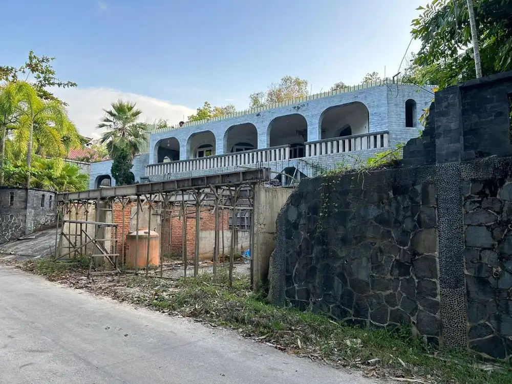 VILLA SIAP DILANJUTKAN – LAHAN 1.040 m² | BANGUNAN 766 m²