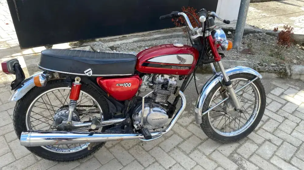 Honda CB100 Tahun 1979