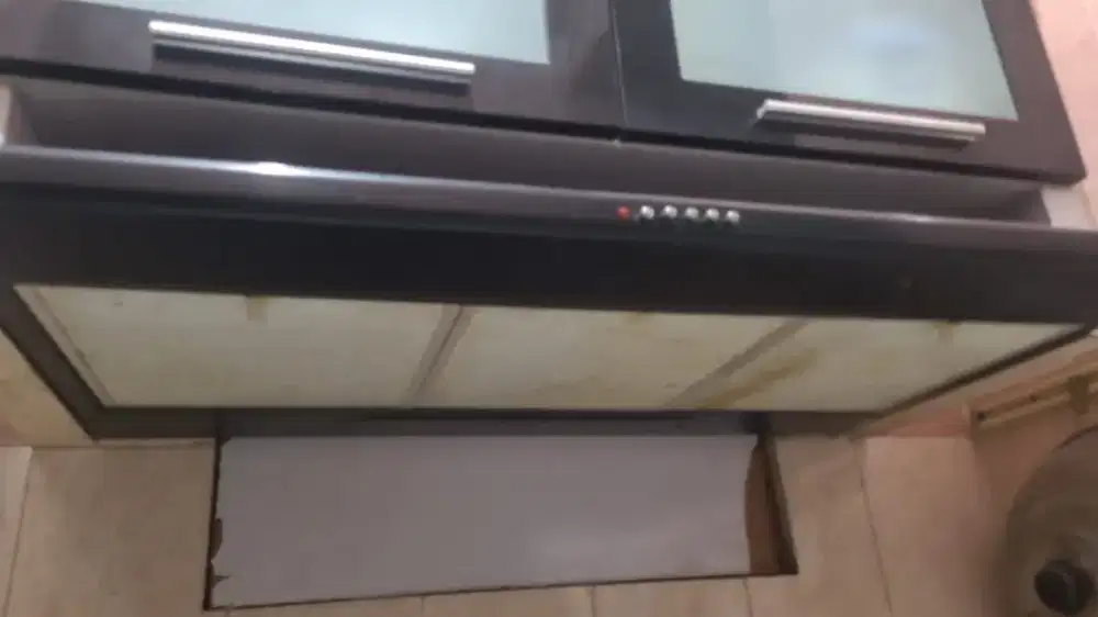 Electrolux Filtrex Penghisap Asap Slim Cooker Hood 90cm Bekas Hitam