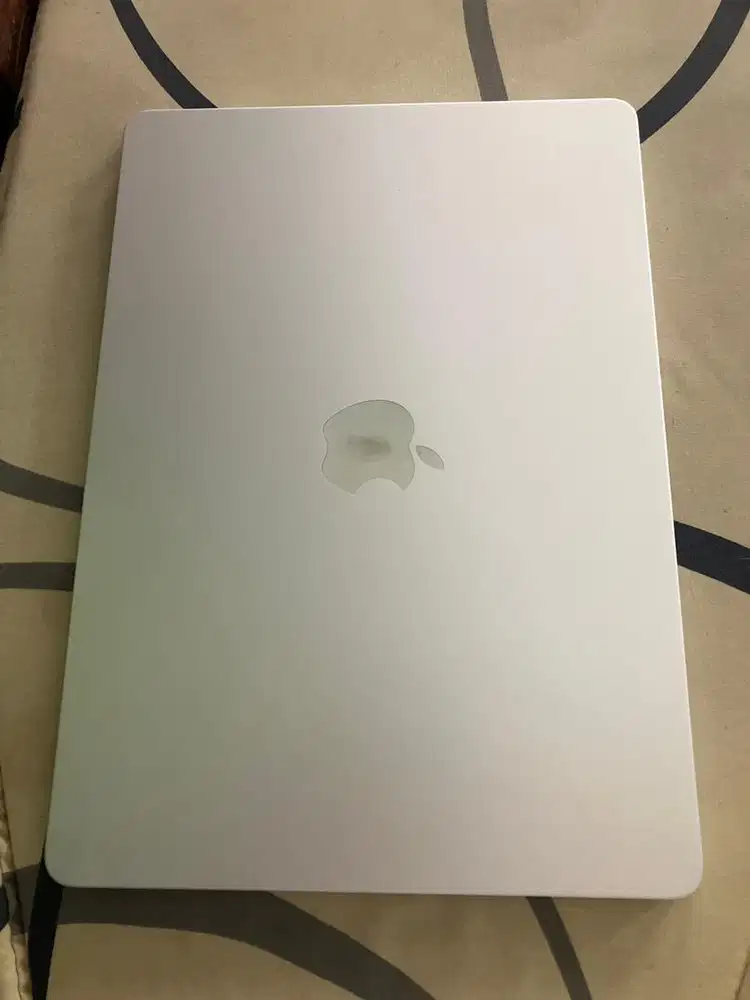 Macbook Air 13 m4 16/512