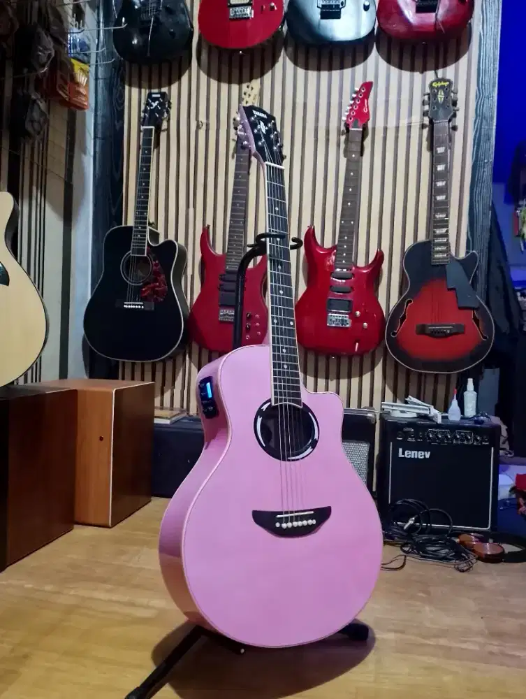 Gitar akustik elektrik digital tuner medium