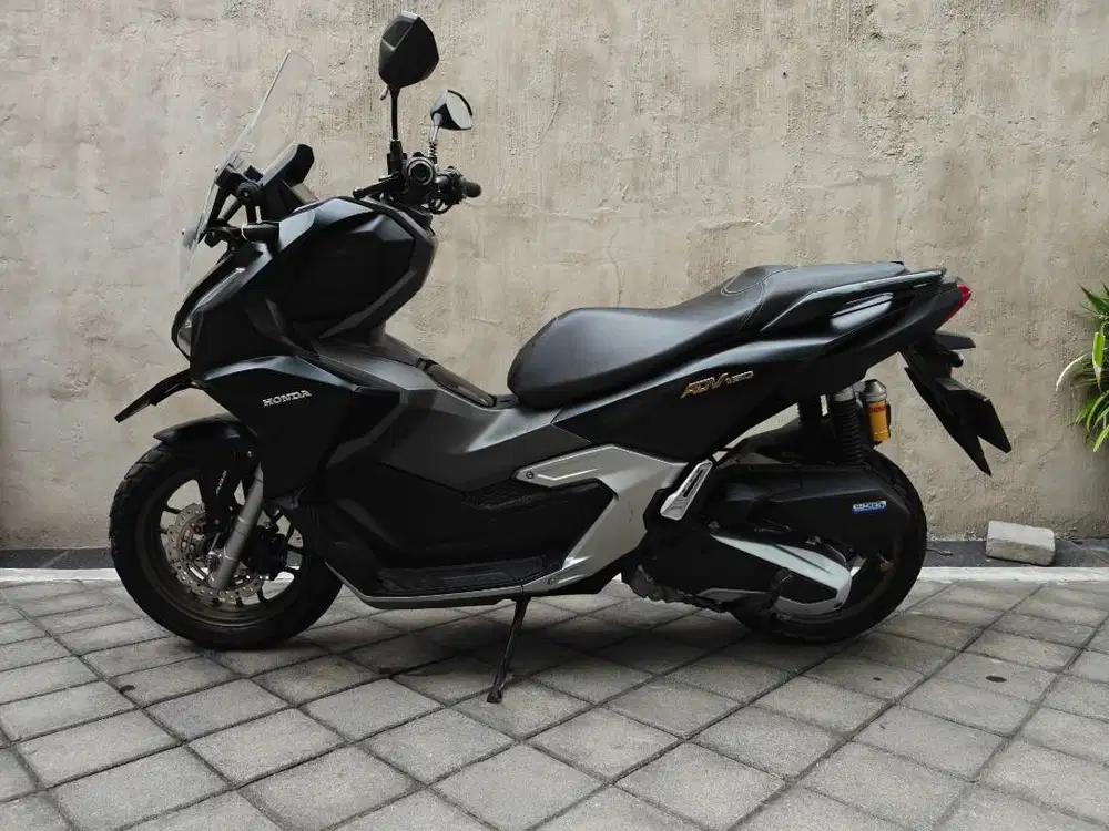 HONDA adv abs 2023