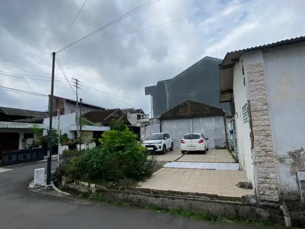 Dijual Pekarangan Di Selatan Jalan Damai, Posisi 2 Muka, Cocok Hunian dan Kost