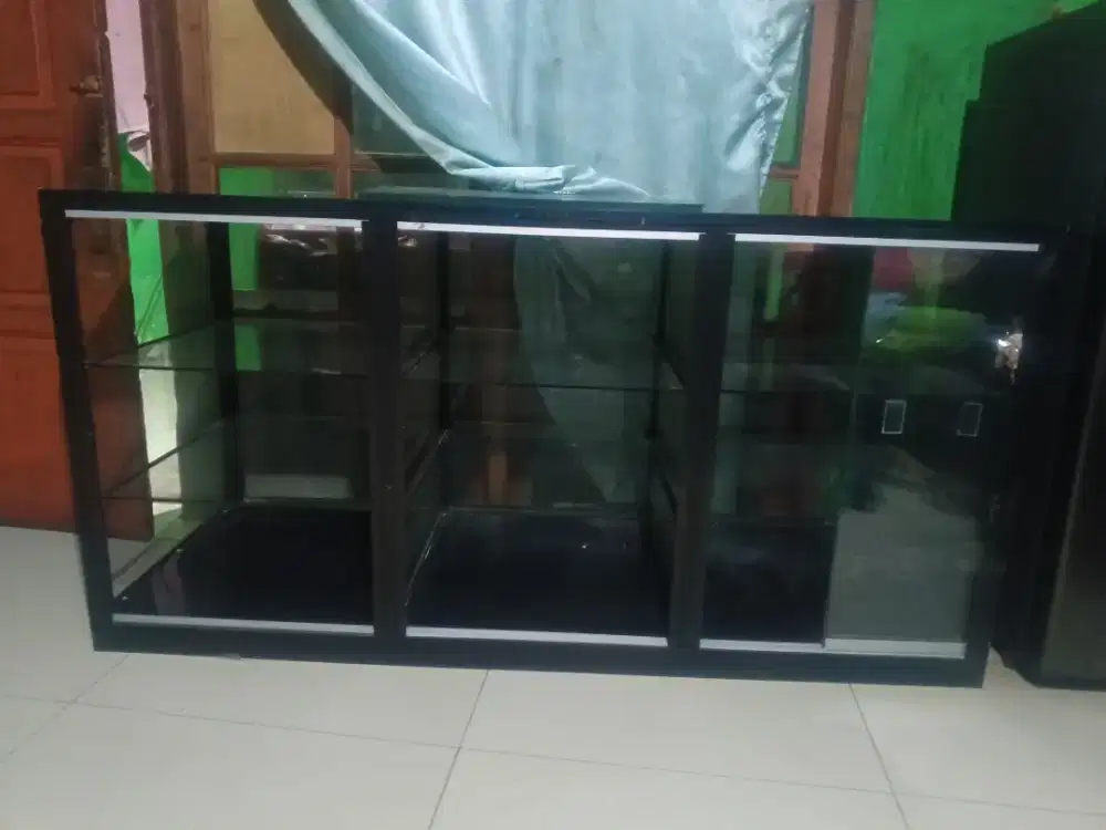 Jual Etalase Kaca