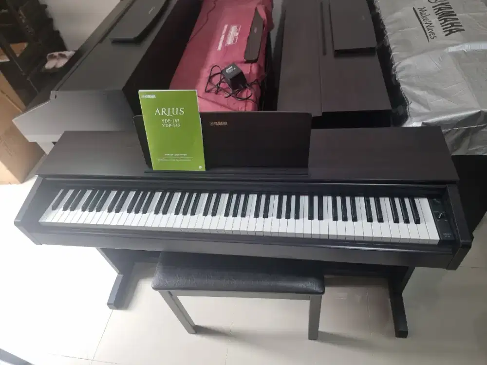 Piano yamaha arius ydp143 rosewood