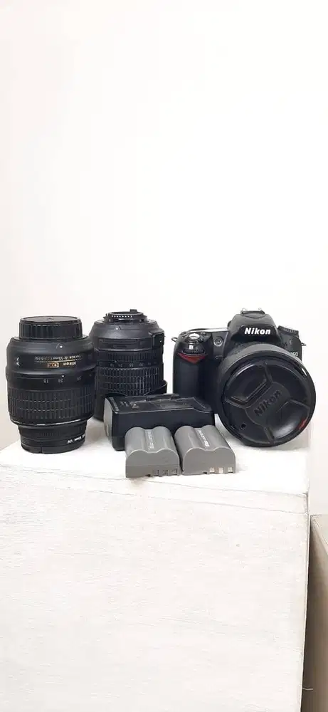 Nikkon D90 + LENSA STANDAR 1PCS,LENSA 18--55MM 2PCS Baterai GRID GRID