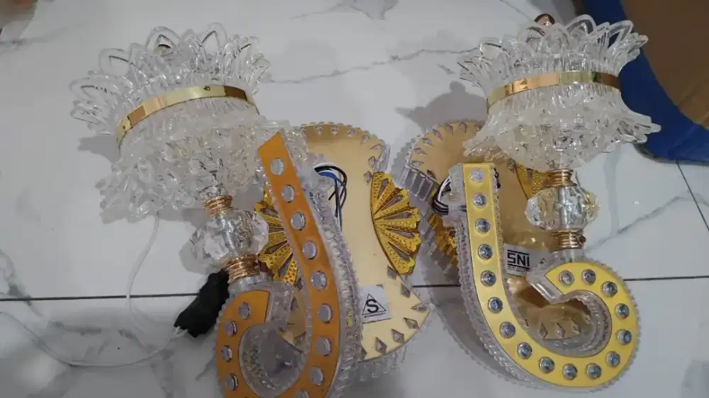 2 buah Lampu dinding esthetic