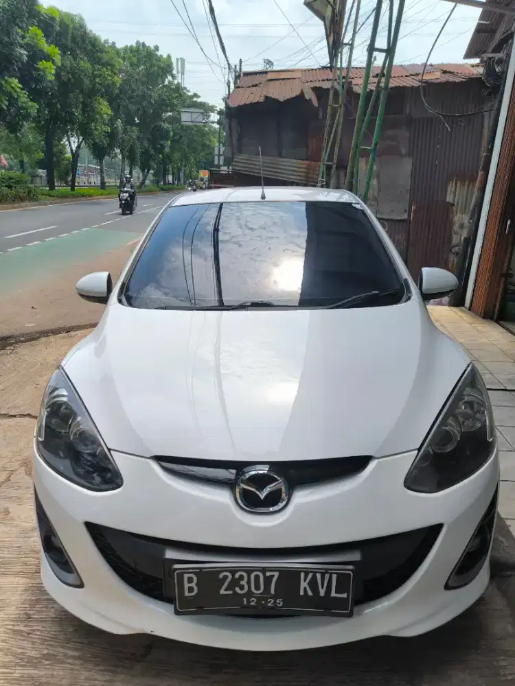 MAZDA 2 R AT 2013 JUAL CEPET BU