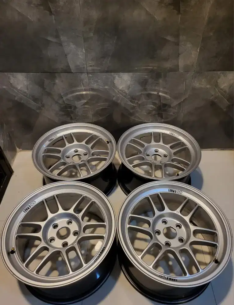 Rpf1 r18 lebar 9,5/9,5 et 25 5x114 like new