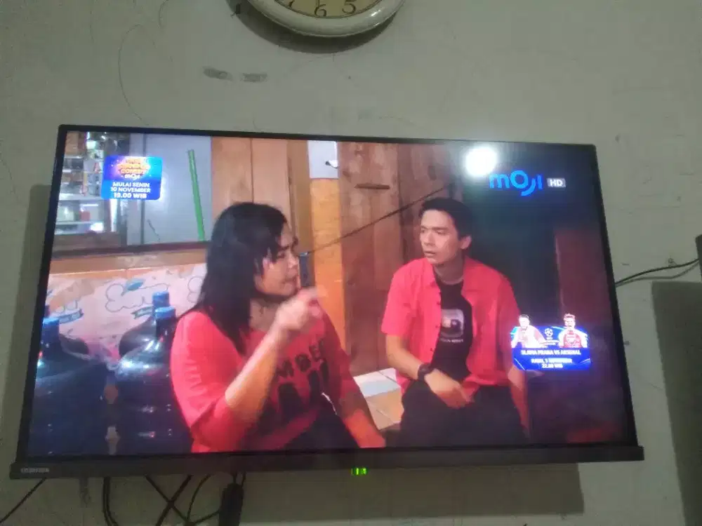 TV Toshiba 32 inc   LED (smart tv)