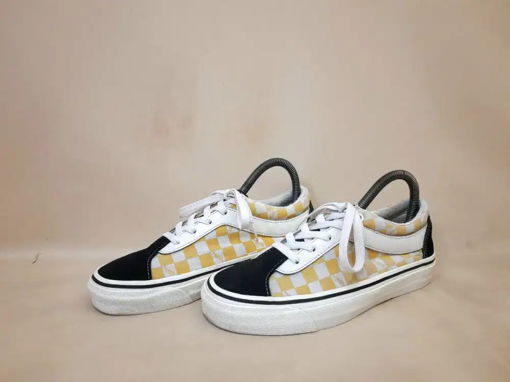 Vans Bold Ni Checkerboard Original
Size 37 dan adidas converse