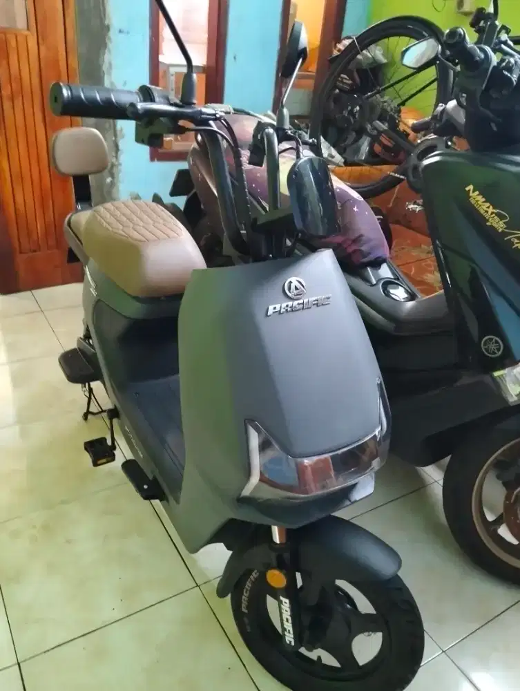 Sepeda listrik PACIFIC ZEKROM 300 like new