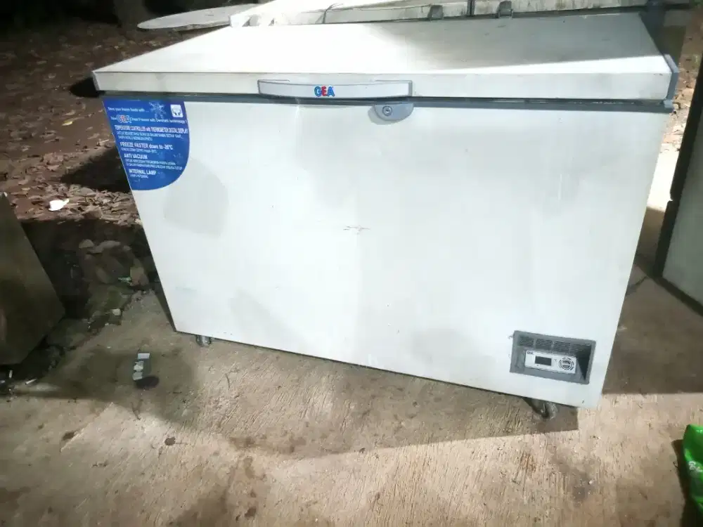 Freezer daging 400 Liter