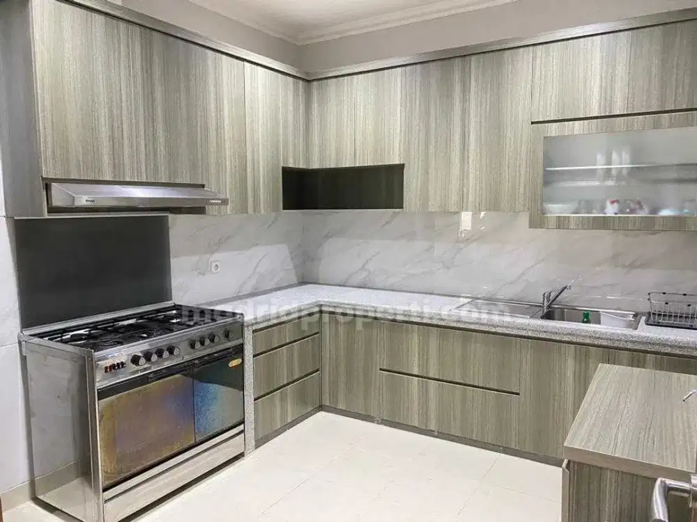 DISEWAKAN / DIJUAL Newly renovated PONDOK INDAH Rumah 2 lantai