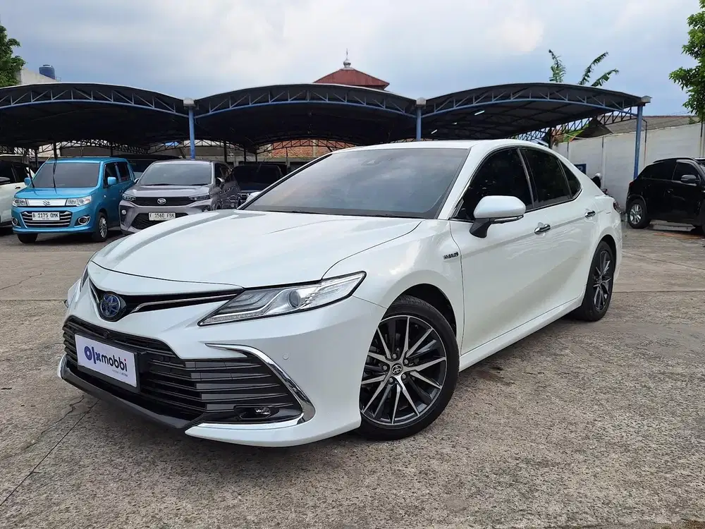 DP MURAH - Toyota Camry 2.5 Hybrid-AT 2023