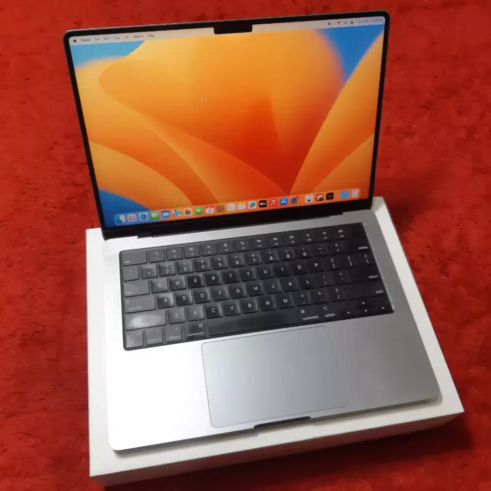 Macbook m1 pro 2021 layar 14 inch ram 32gb ssd 1tb mulus fullset
